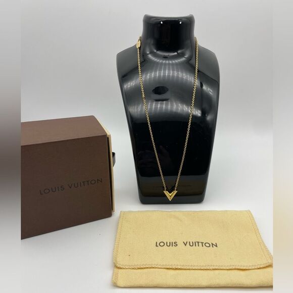 Louis Vuitton Jewelry - Louis Vuitton Essential Necklace